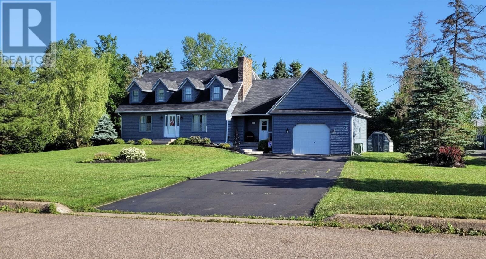 Property Photo: 53 Meadowland Avenue NS B2N 6H6