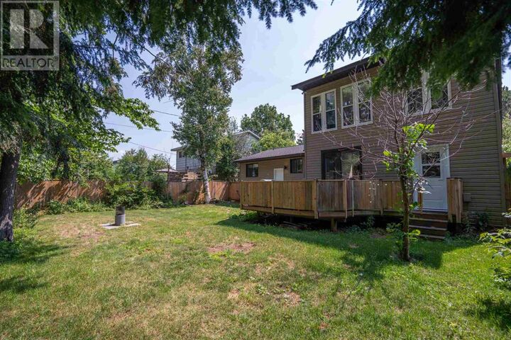 Property Photo: 131 Meadow Park Cres ON P6A 4H1