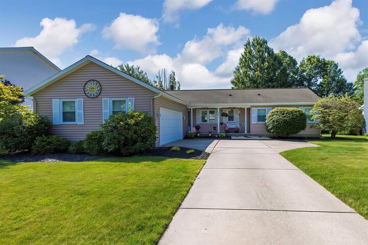 Property Photo: 3041 Idyllbrook Lane PA 16506
