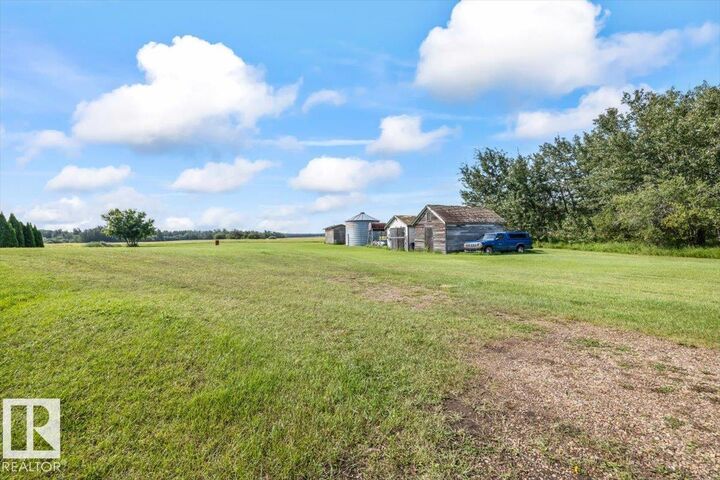 Property Photo: 22507 Twp Road 564 AB T0A 1N3