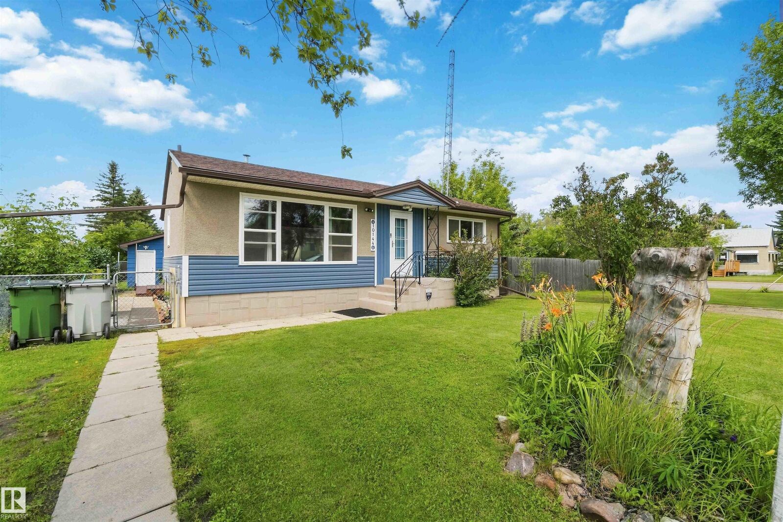 Property Photo: 10144 105 Street AB T7P 1V9