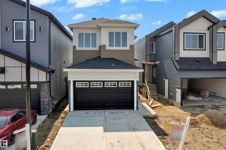 4607 18 Ave SW SW — photo 1