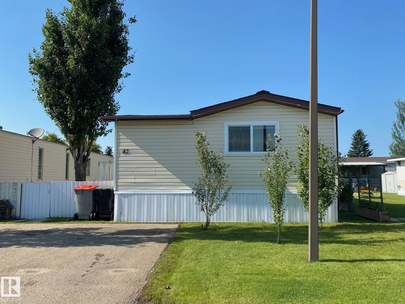 Property Photo: #042-4819 51 Avenue AB T0C 1Z0