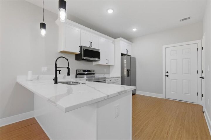 Property Photo: 1015 Lyndon Ave GA 30223