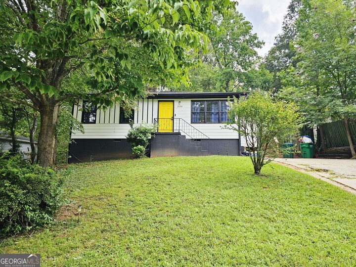 Property Photo:  2096 Venesa Circle Circle  GA 30168 