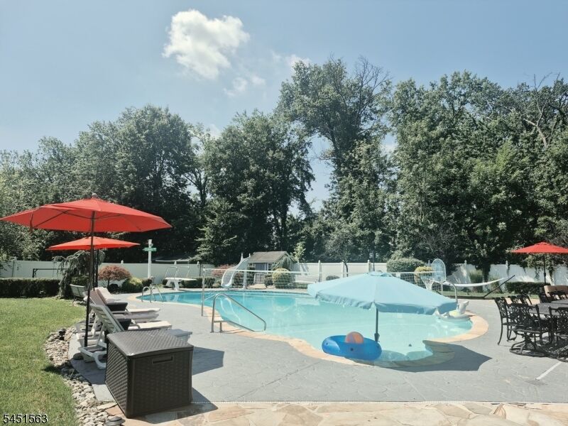 Property Photo: 196 Hawthorne Dr NJ 07066