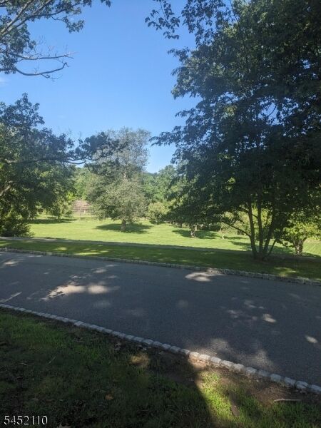 Property Photo:  5 Lakeview Pl 2  NJ 07044 