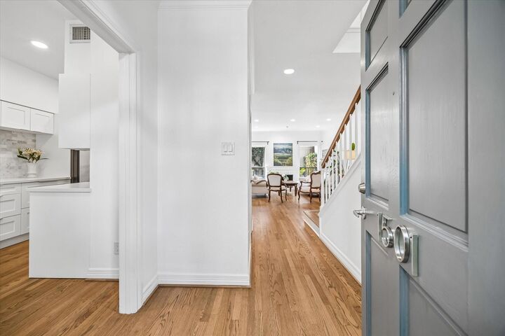 Property Photo:  701 Bering Drive 1501  TX 77057 