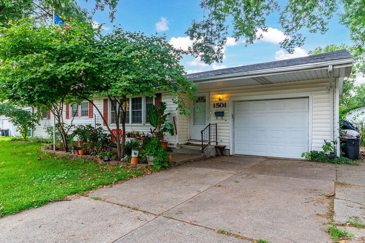 Property Photo:  1501 Sherwood Road  MO 65265 