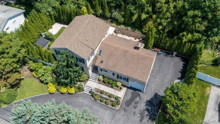 Property Photo:  457 Pinebrook Boulevard  NY 10804 