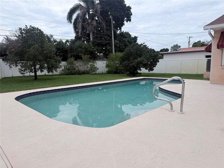 Property Photo: 1112 40th Ave NE FL 33703