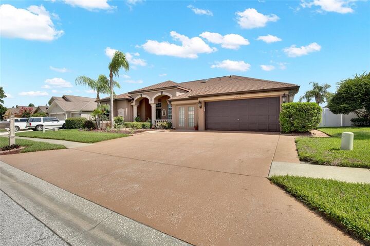 Property Photo:  22523 Willow Lakes Drive  FL 33549 