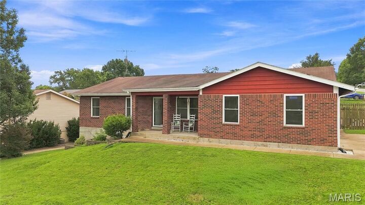Property Photo:  2172 Larkspur Landing  MO 63052 