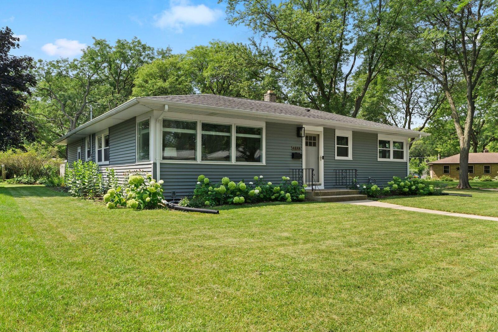 Property Photo: 1333 Bluebird Ter WI 53188