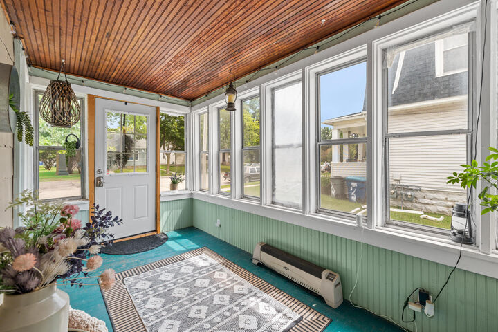 Property Photo:  719 Michigan Ave  WI 54937 