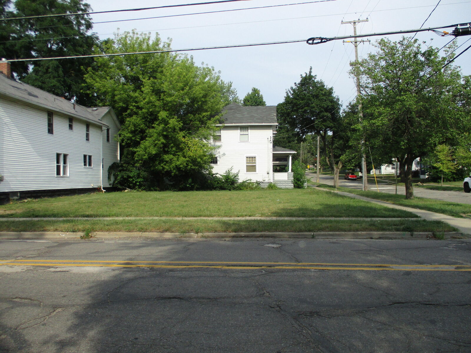 Property Photo: 511 S Blackstone Street MI 49203