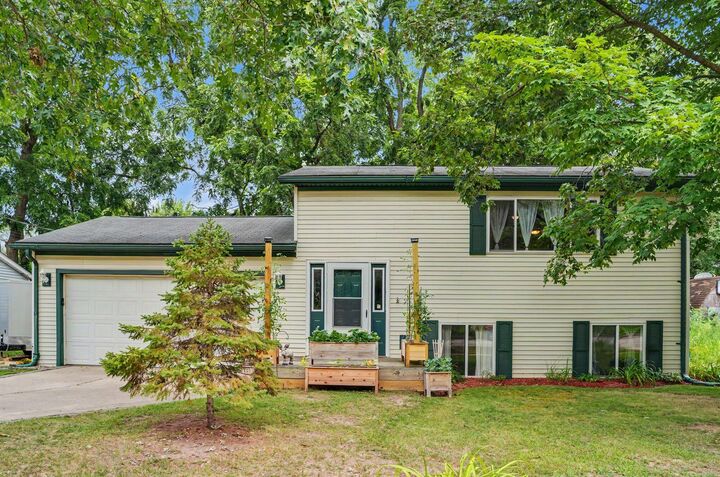 Property Photo:  210 W 4th Street  MI 49065 