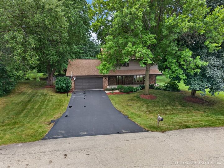 Property Photo:  6151 Lippincott Lane  IL 61107 