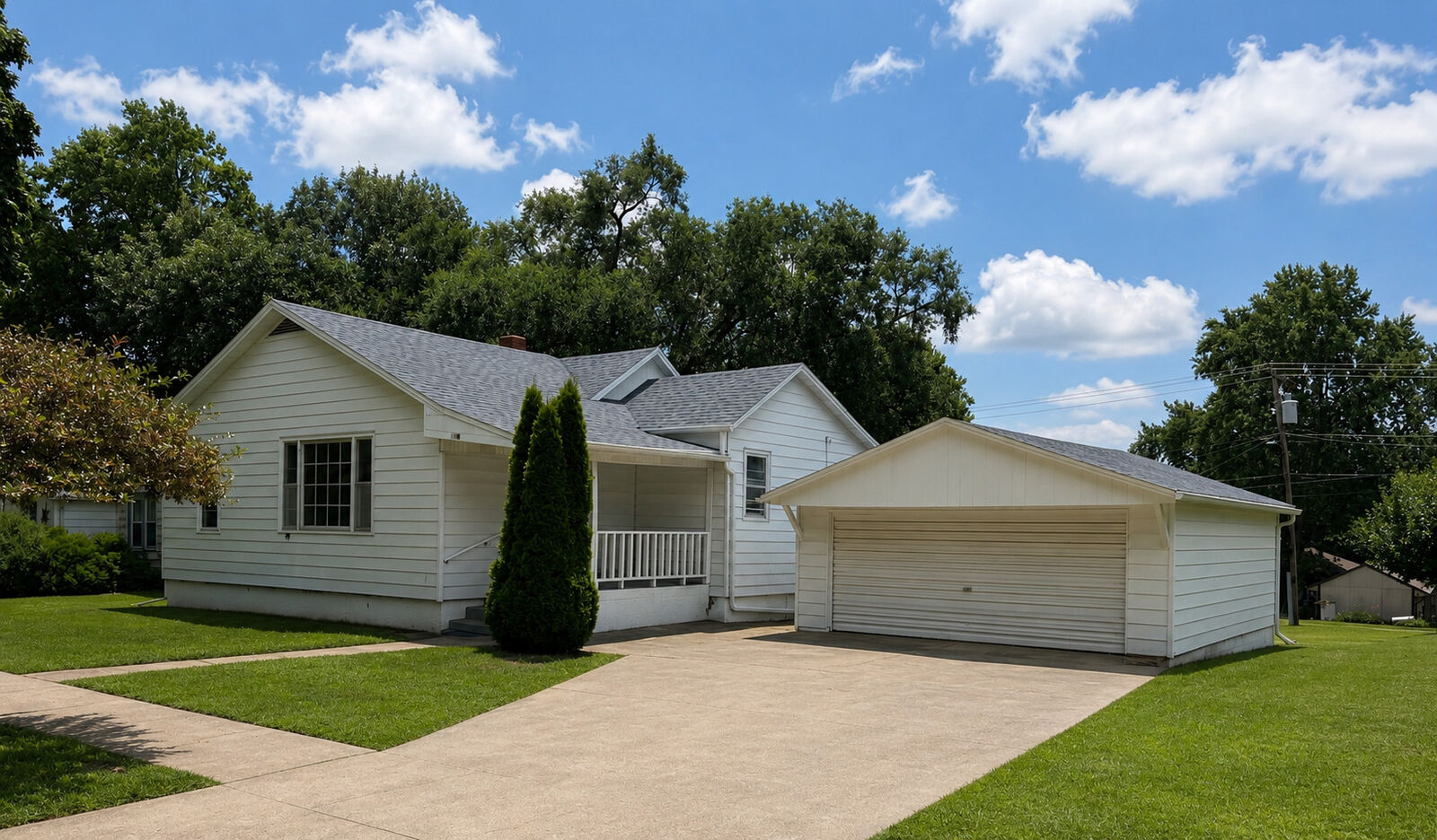 Property Photo: 423 W Minnesota Street IL 61362