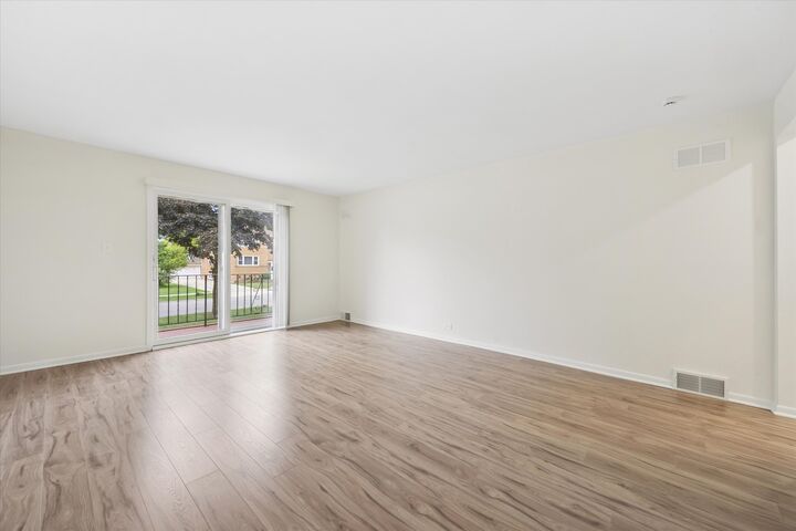 Property Photo: 801 Barnsdale Road 2 IL 60526