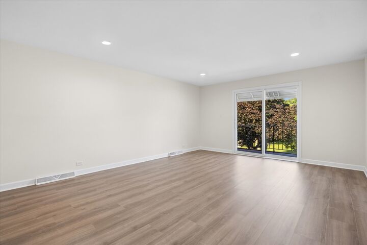 Property Photo: 801 Barnsdale Road 2 IL 60526