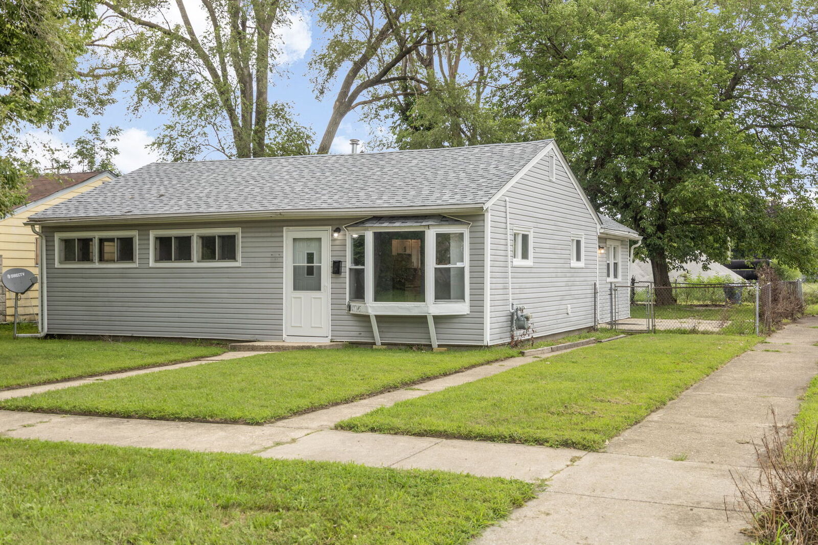 Property Photo: 15145 Honore Avenue IL 60426