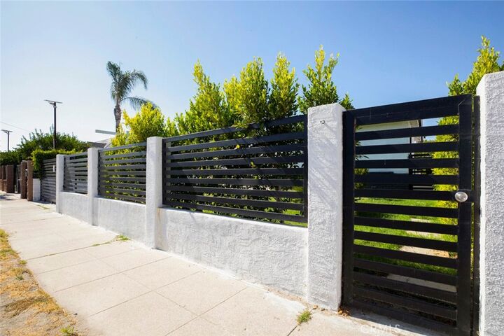 Property Photo:  11031 Lull Street  CA 91352 