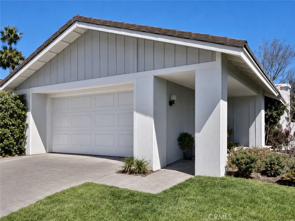 Property Photo:  18976 Singingwood Circle  CA 92679 