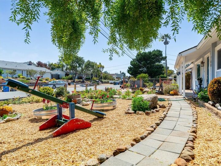 Property Photo:  748 Woodland  CA 93402 