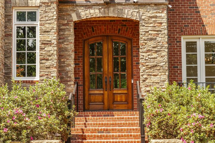 Property Photo: 4301 Wallace Ln TN 37215