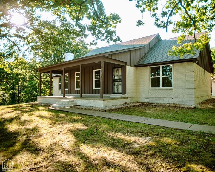 Property Photo: 2012 E Lawson AR 72404