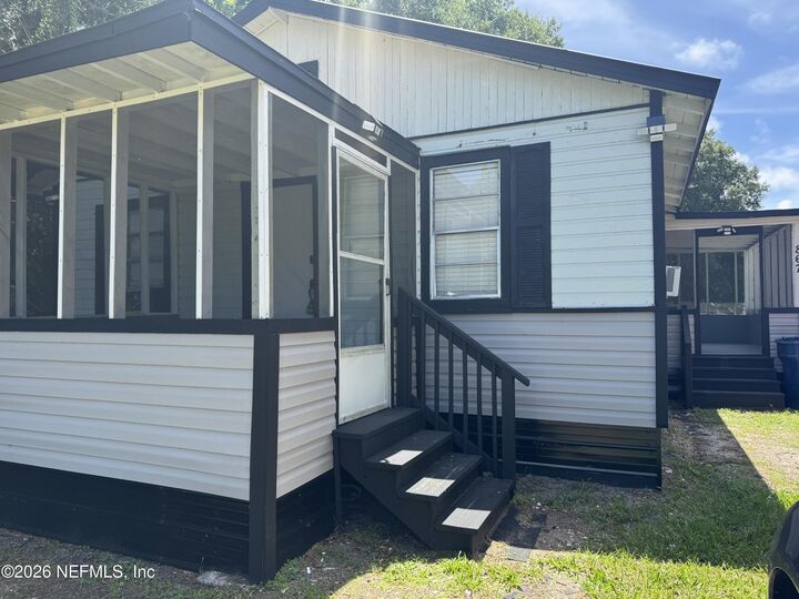 Property Photo: 867 E Aiken Street FL 32084