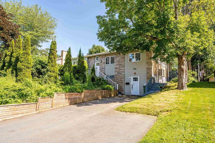40 Gateway Road — photo 1