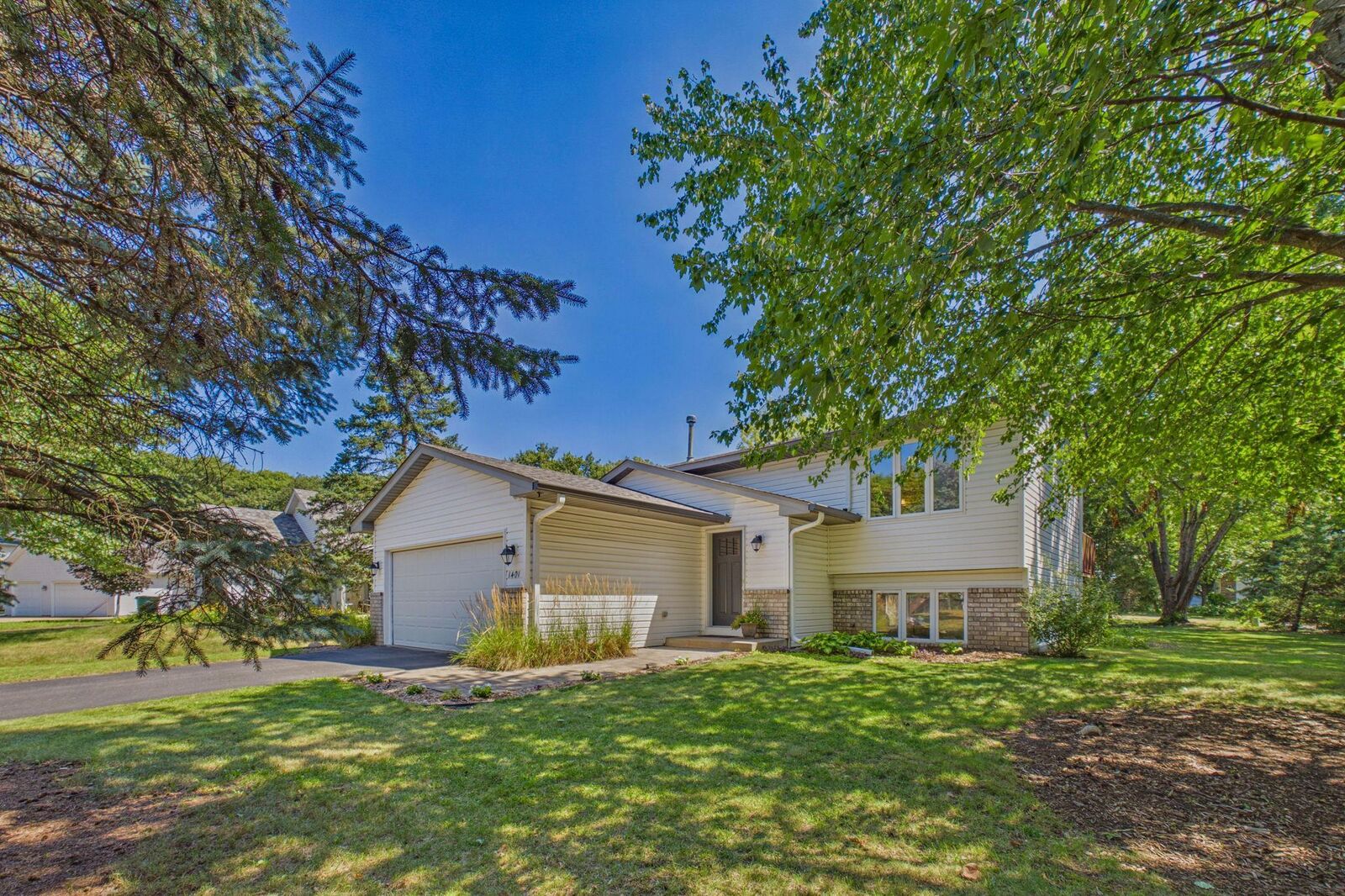Property Photo: 1401 Driving Park Road MN 55082