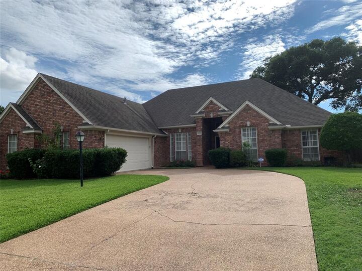Property Photo:  4914 Shadowood Road  TX 76034 
