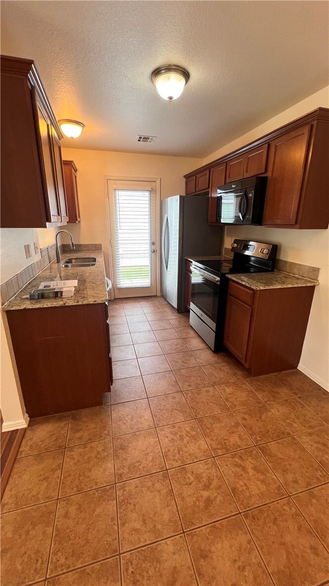 Property Photo:  4419 Pecan Street  AR 72704 