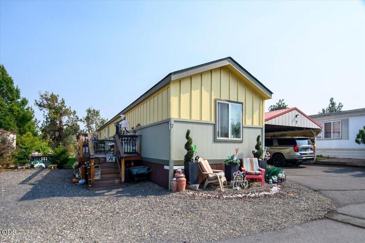 Property Photo:  6100 S Highway 97  OR 97756 