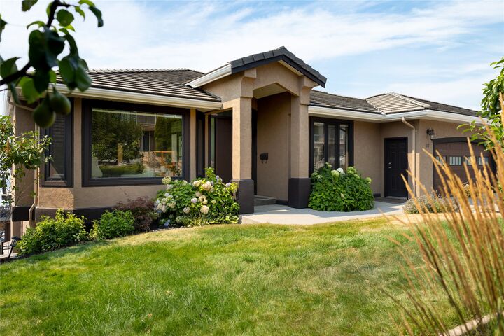 Property Photo: 10 Bayview Heights BC V1B 2B9