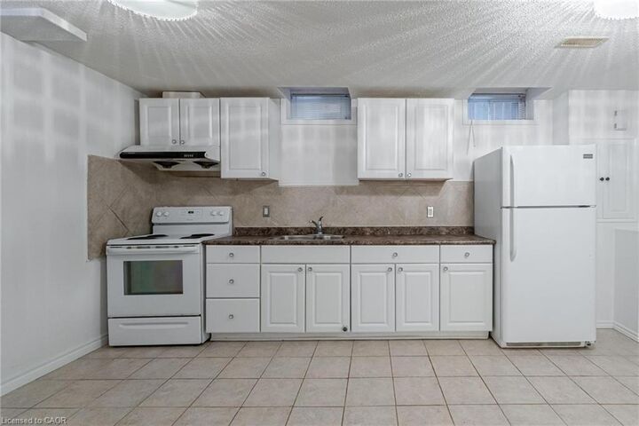 Property Photo:  30 Richview Drive 2  ON L9B 2V6 