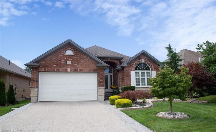 72 Willowdale Crescent — photo 1
