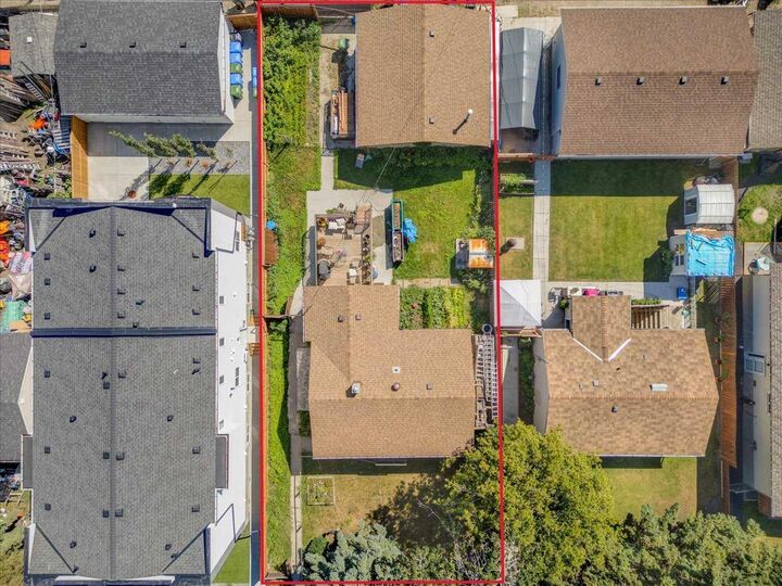 Property Photo: 6127 33 Avenue NW AB T3B 1K6