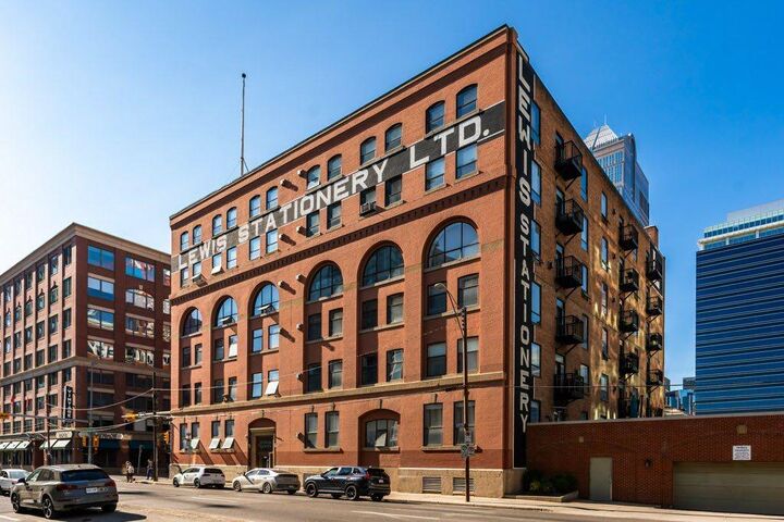 240 11 Avenue SW 603 — photo 1