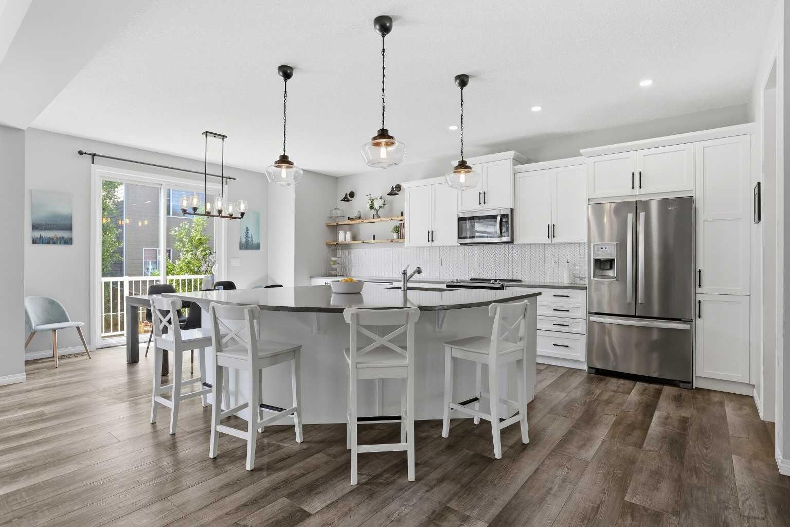 Property Photo: 25 Yorkville Green SW AB T2X 4J8