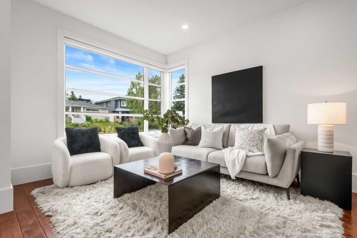 Property Photo: 2412 28 Avenue SW AB T2T 1K9