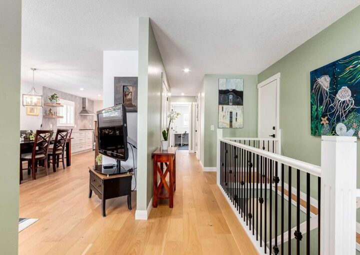 Property Photo: 6 Vandoos Villas NW AB T3A 4W3