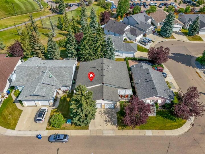 Property Photo: 34 Woodside Close NW AB T4B 2C8
