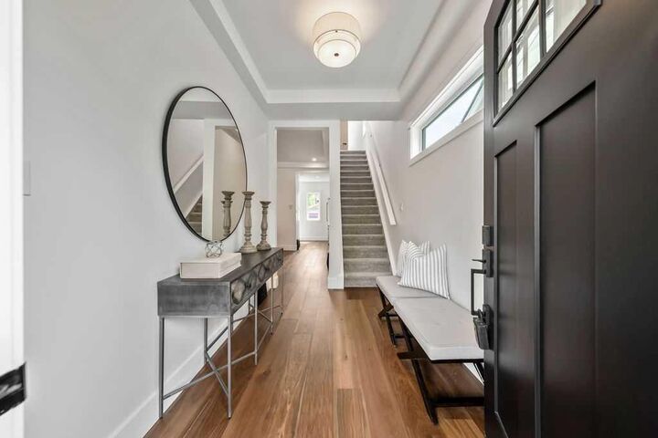 Property Photo: 45 25 Avenue SW AB T2S 2X4
