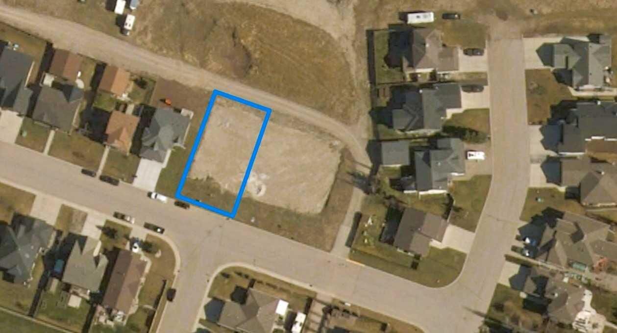 Property Photo:  220 12 Avenue NE  AB T0M 1X0 