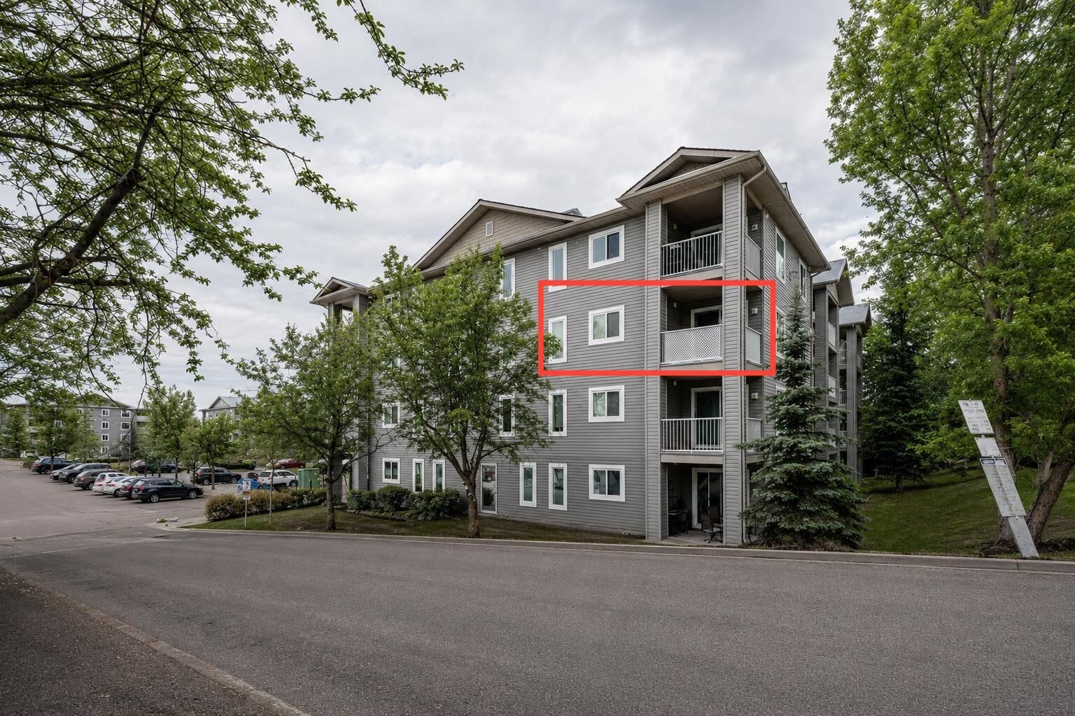 Property Photo: 604 8 Street SW 1301 AB T4B 2W4