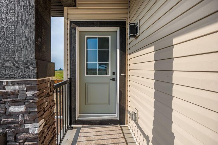 Property Photo: 142 Lakewood Crescent AB T1P 0G6
